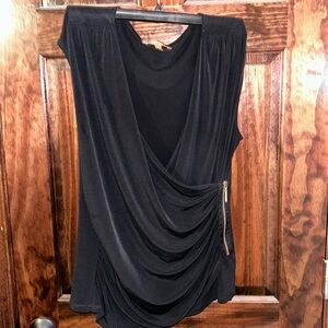 Woman’s Ellen Tracy low cut top